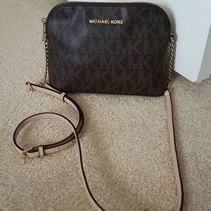 Great condition Michael Kors dome crossbody